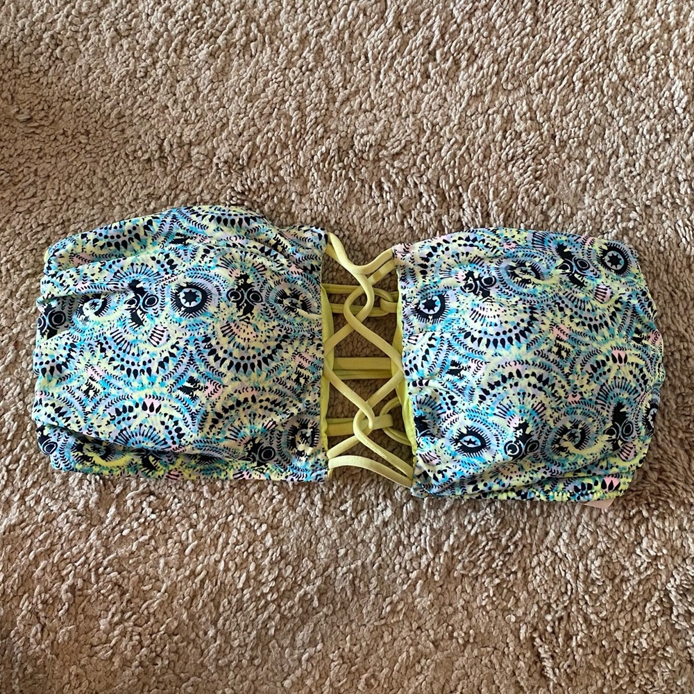 Victoria’s Secret bikini top